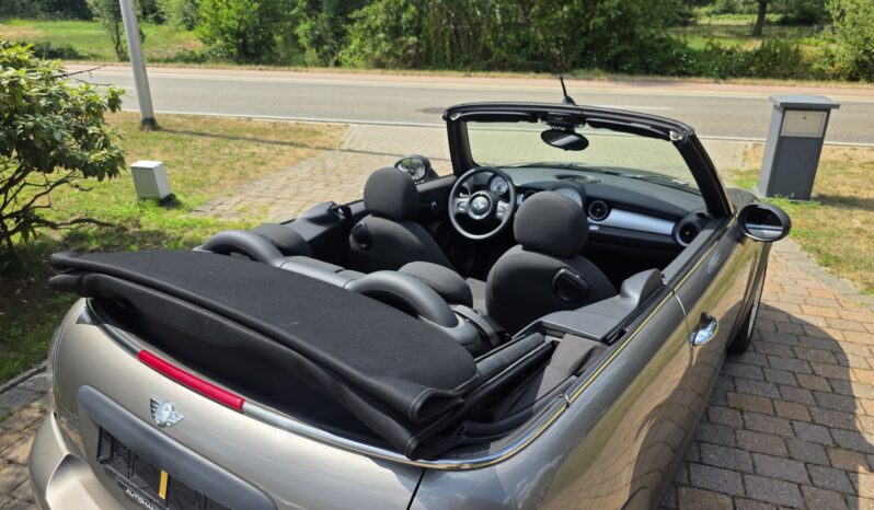 
								MINI One Cabrio full									
