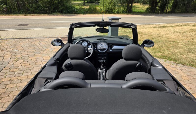 
								MINI One Cabrio full									