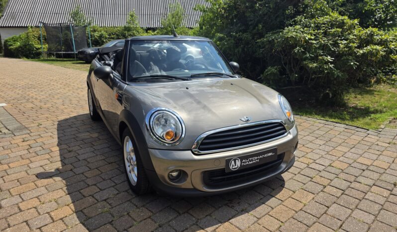 
								MINI One Cabrio full									