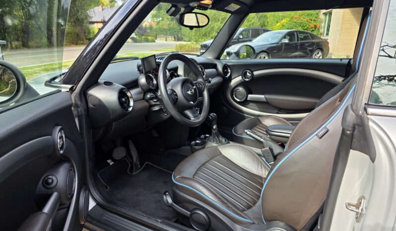
								MINI Cooper Cabrio full									