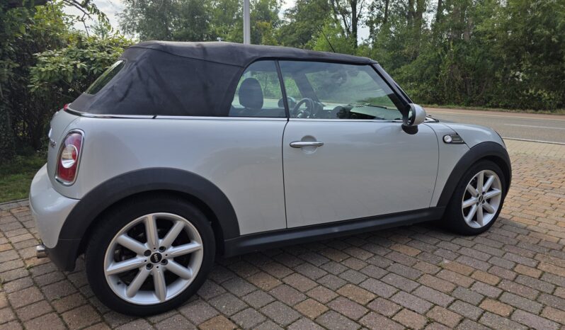 
								MINI Cooper Cabrio full									