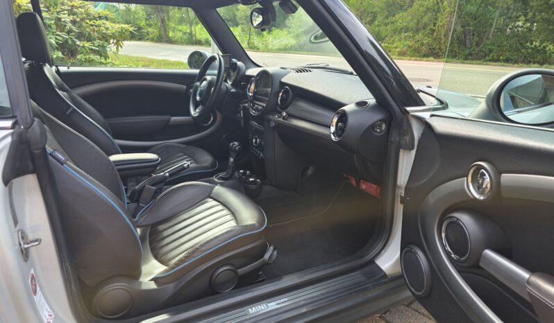 
								MINI Cooper Cabrio full									