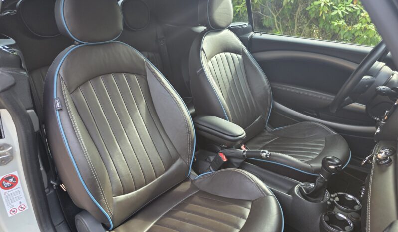 
								MINI Cooper Cabrio full									
