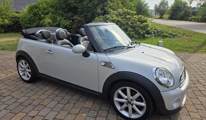 
								MINI Cooper Cabrio full									