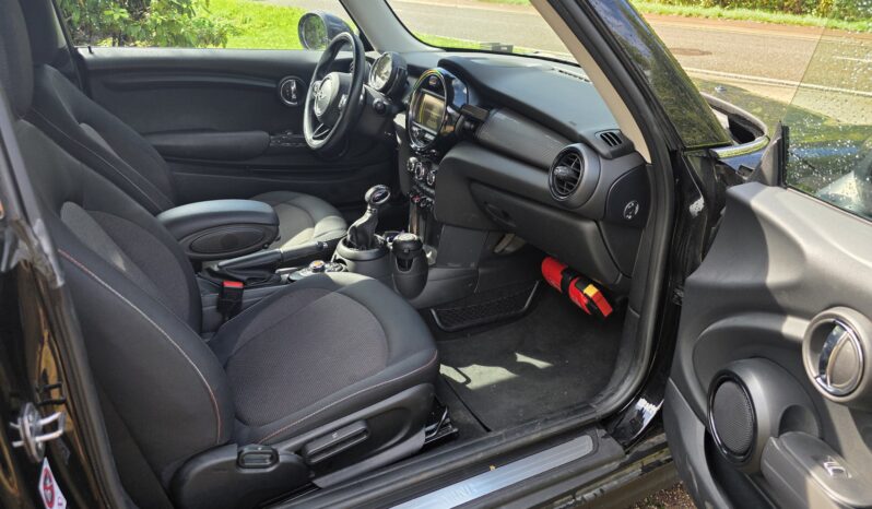 
								MINI Cooper full									