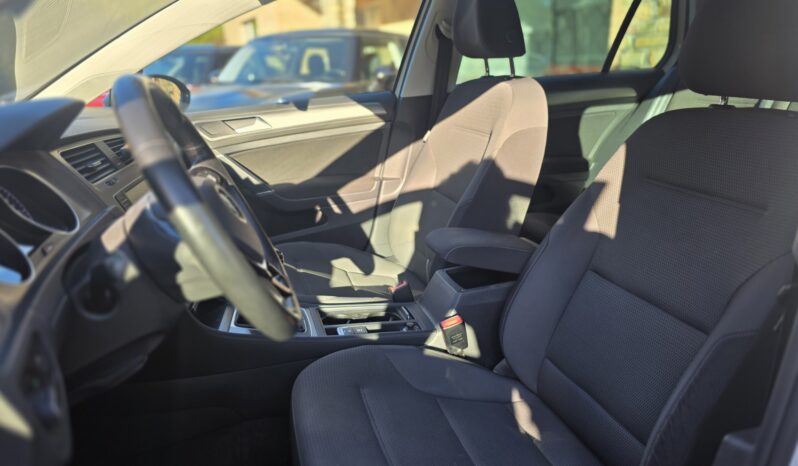 
								Volkswagen Golf VII full									