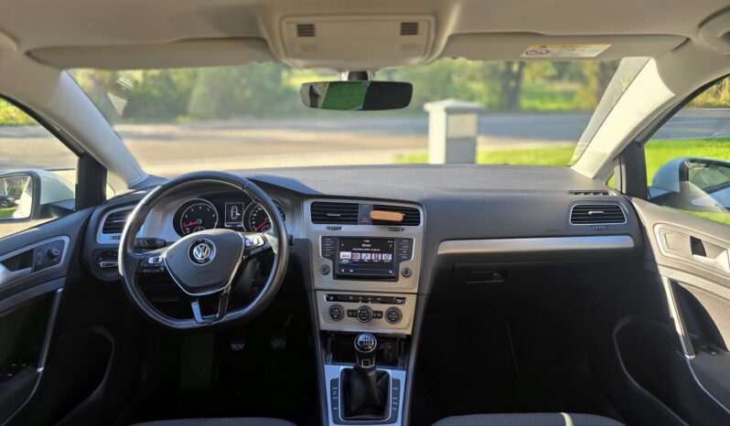 
								Volkswagen Golf VII full									